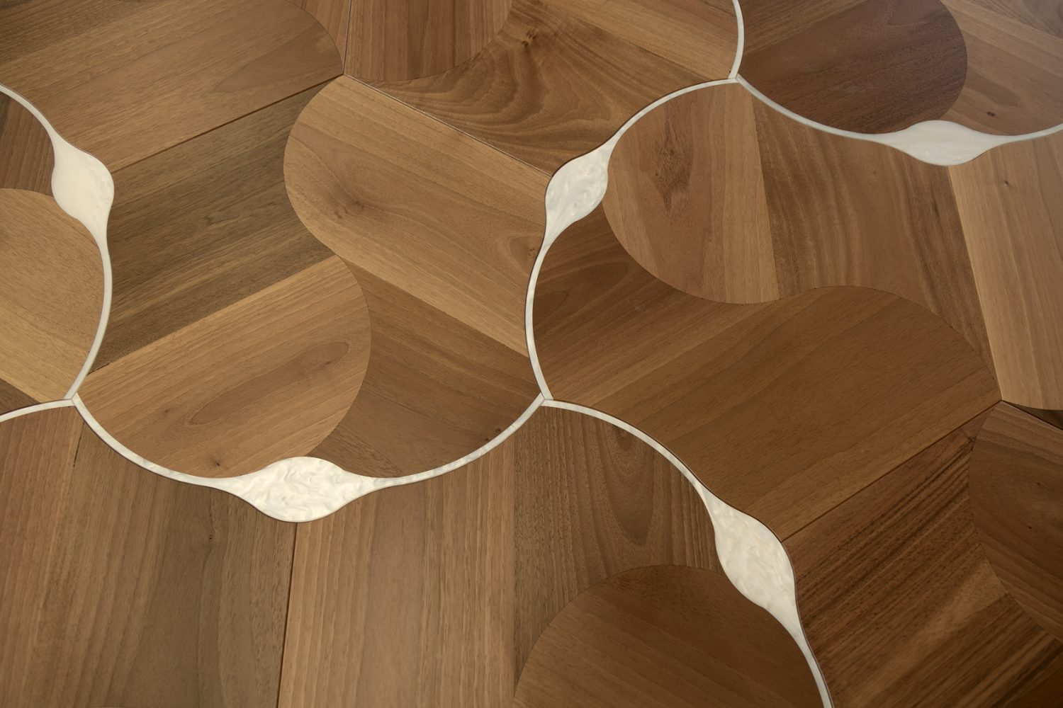 Dew-luxurywoodenfloor